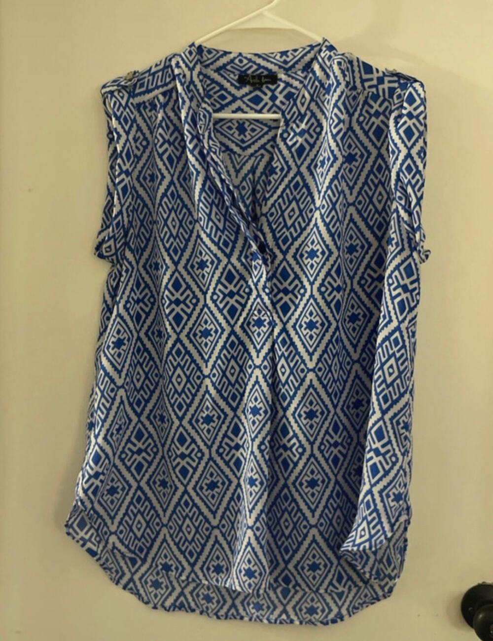 Women's Anitlia Femme Blouse V neck Pleated front Large